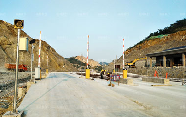 湖南省常德市偉廈建材引用石料廠無(wú)人值守自動(dòng)稱(chēng)重系統(tǒng)